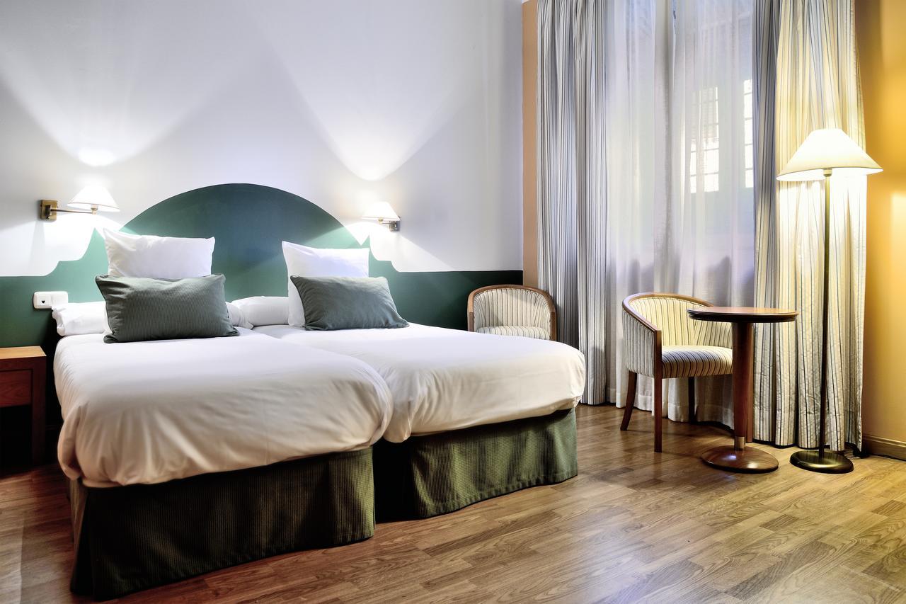Hotel Ahc Palacio Coria Buitenkant foto