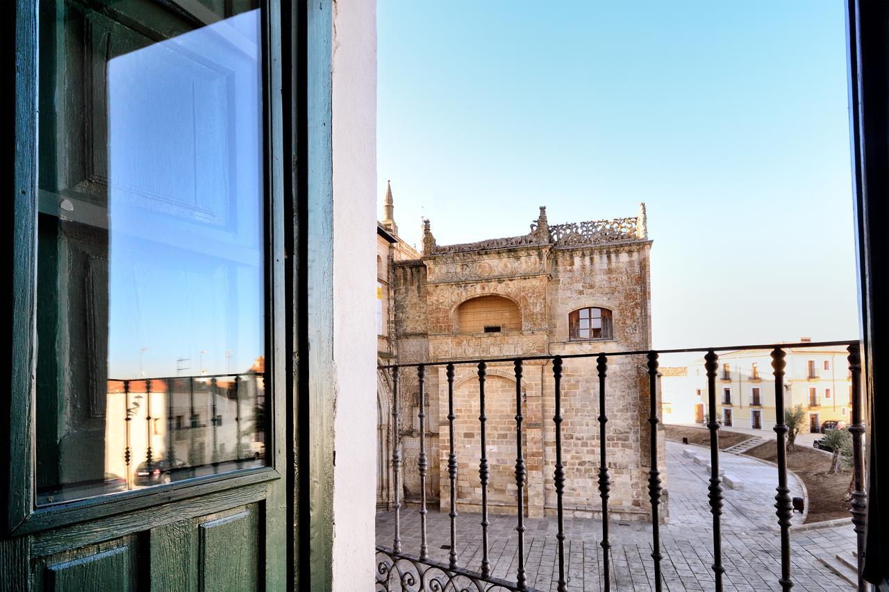 Hotel Ahc Palacio Coria Buitenkant foto