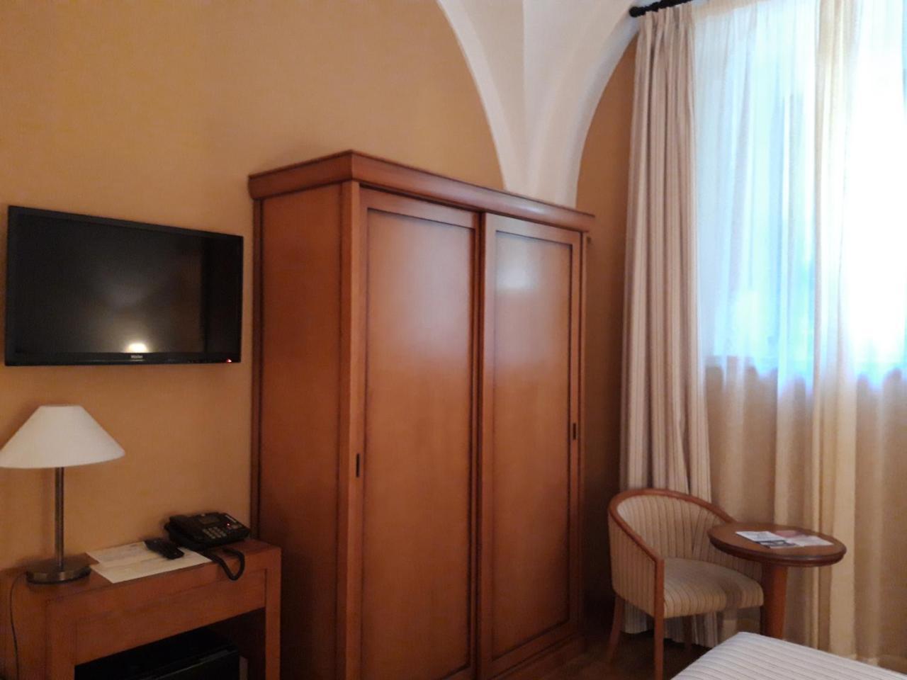 Hotel Ahc Palacio Coria Buitenkant foto